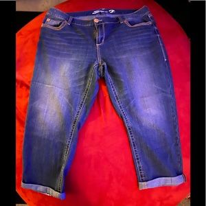 Seven7 Capri Style Jeans